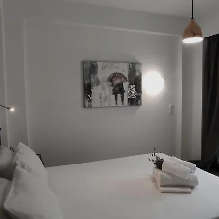 Amoraninew Pensión *